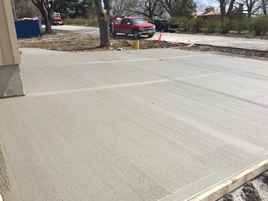 Large commercial concrete pad installation in the Kansas City area